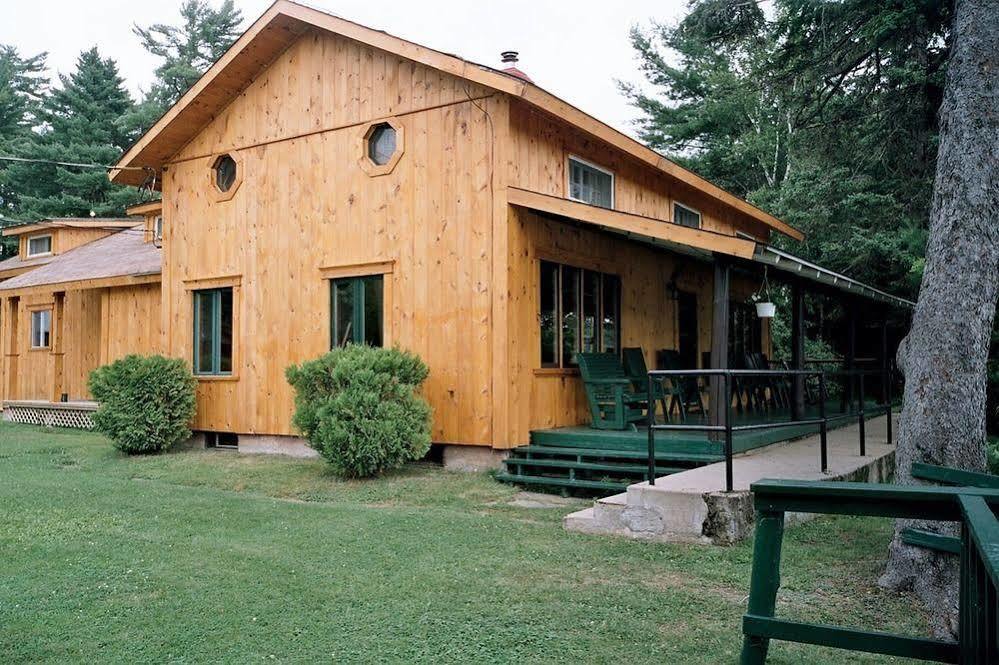 Pond'S Resort Blackville Exterior foto